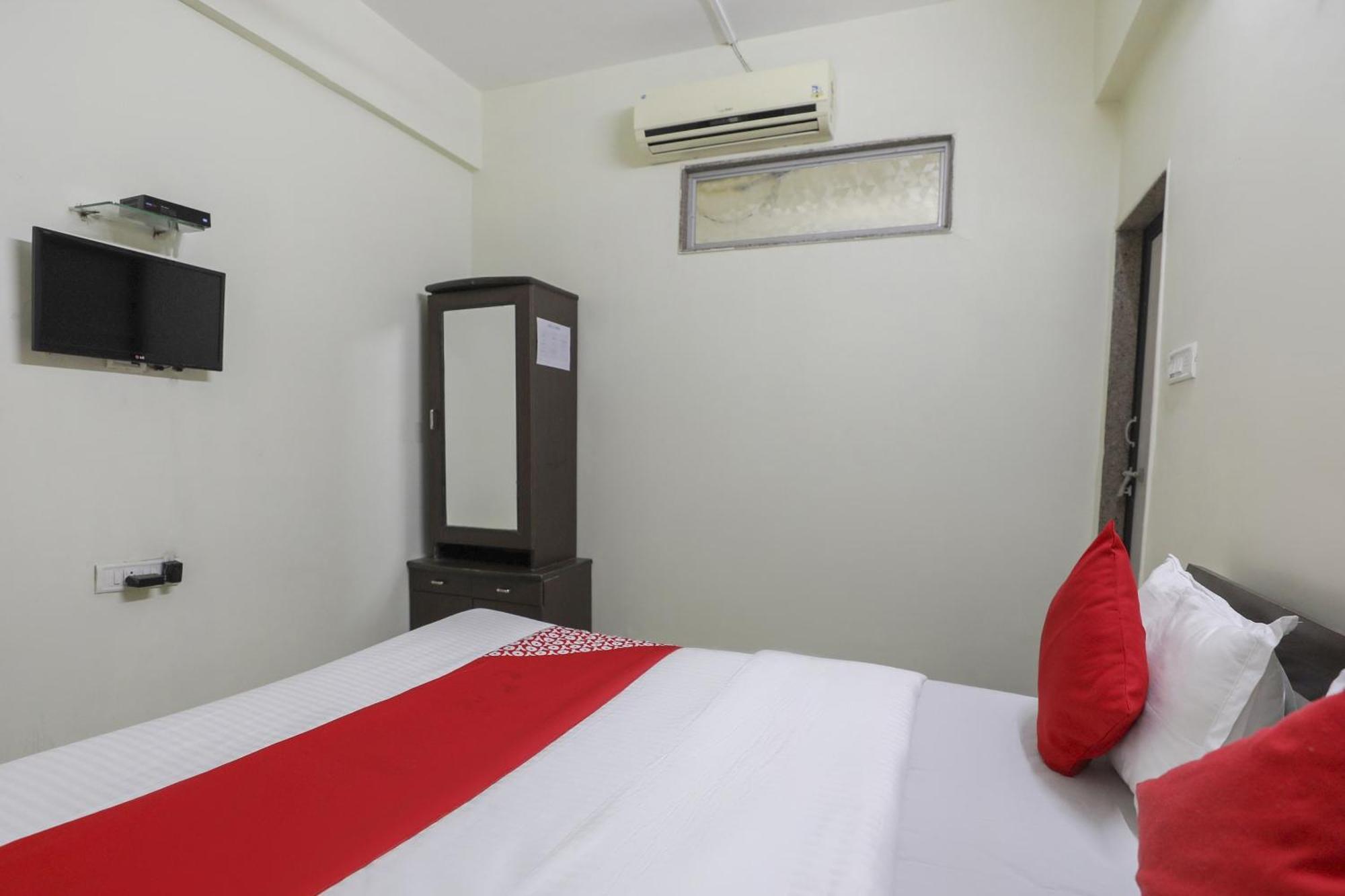 OYO 74873 Shyam Vatika Banquet And Rooms Surat Exteriör bild