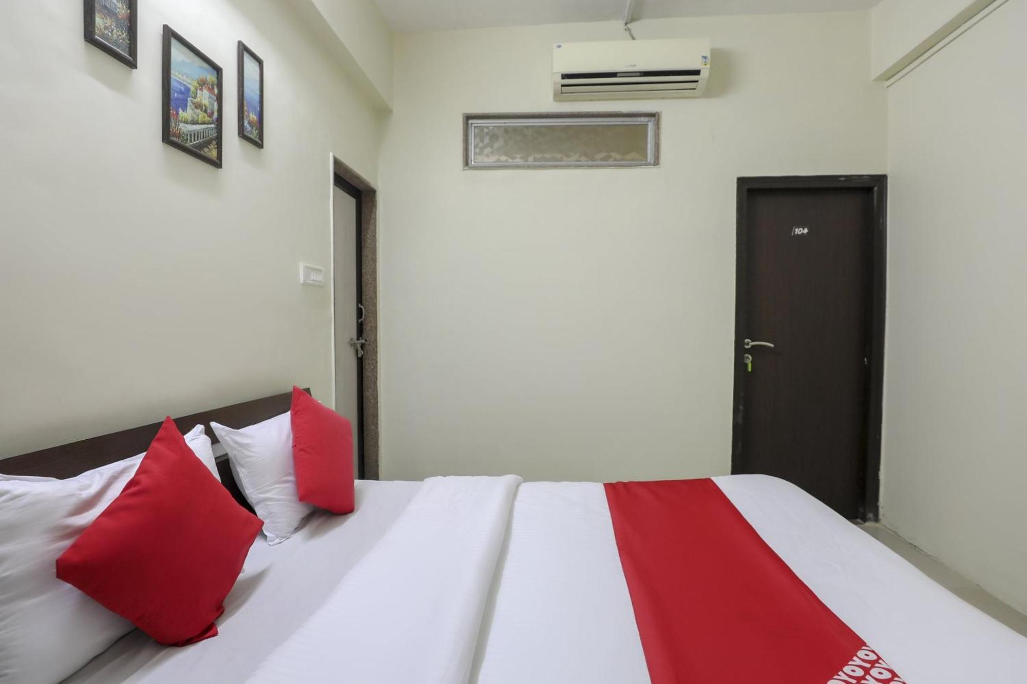 OYO 74873 Shyam Vatika Banquet And Rooms Surat Exteriör bild