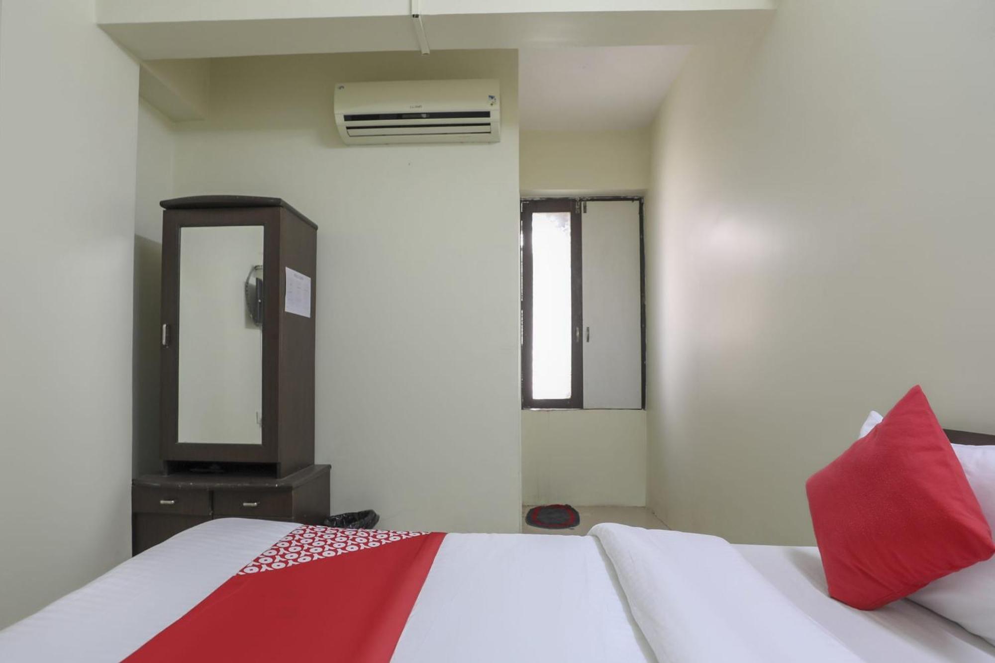 OYO 74873 Shyam Vatika Banquet And Rooms Surat Exteriör bild