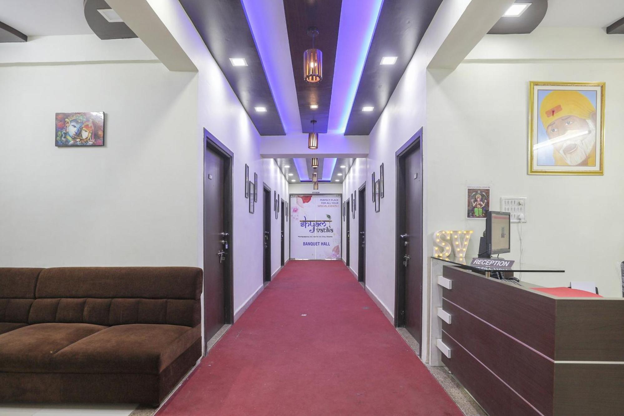 OYO 74873 Shyam Vatika Banquet And Rooms Surat Exteriör bild