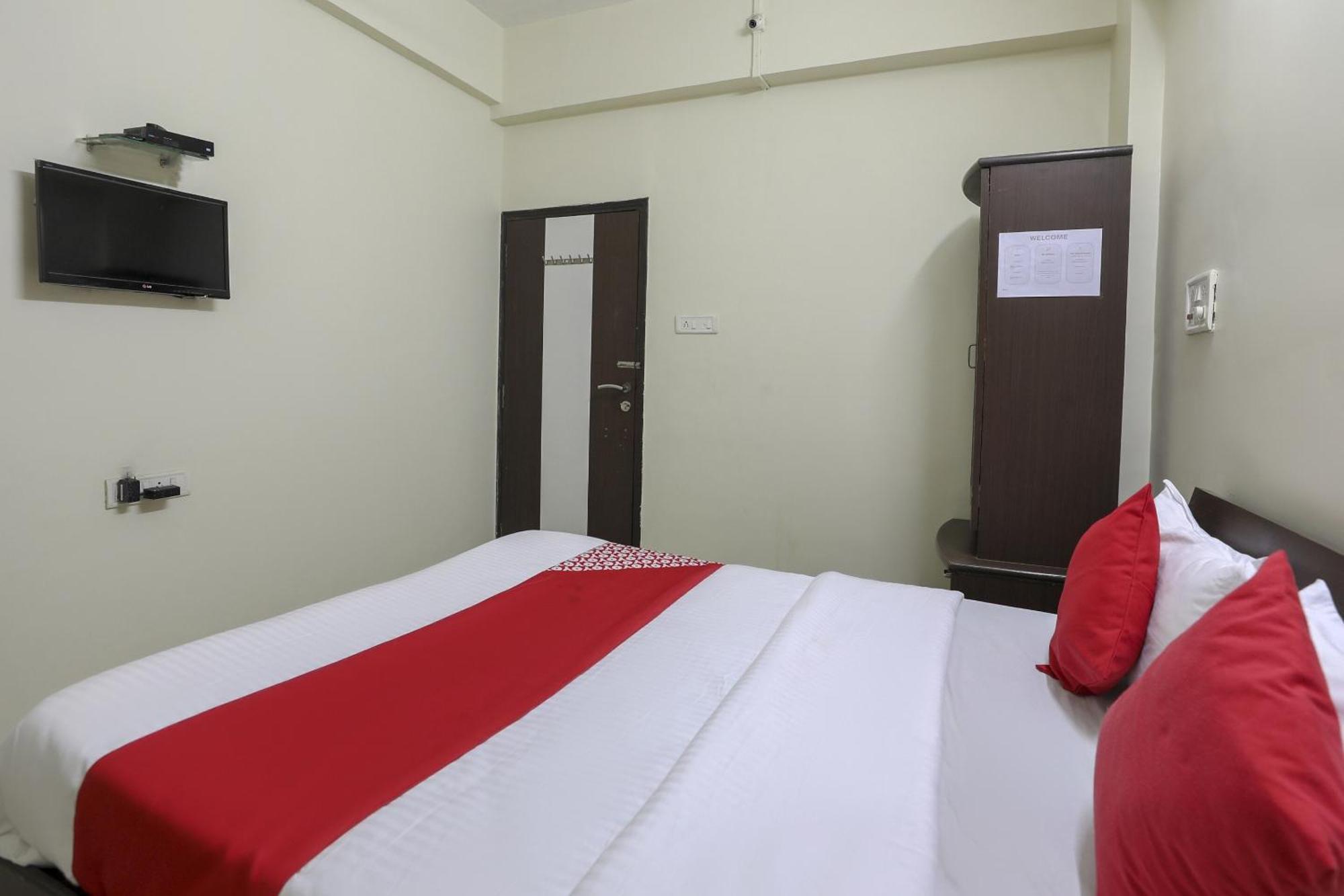 OYO 74873 Shyam Vatika Banquet And Rooms Surat Exteriör bild
