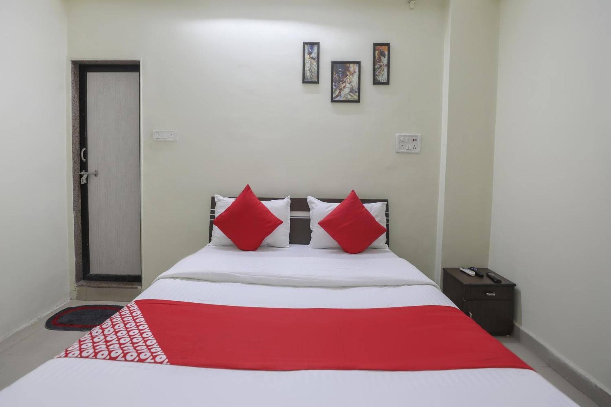 OYO 74873 Shyam Vatika Banquet And Rooms Surat Exteriör bild