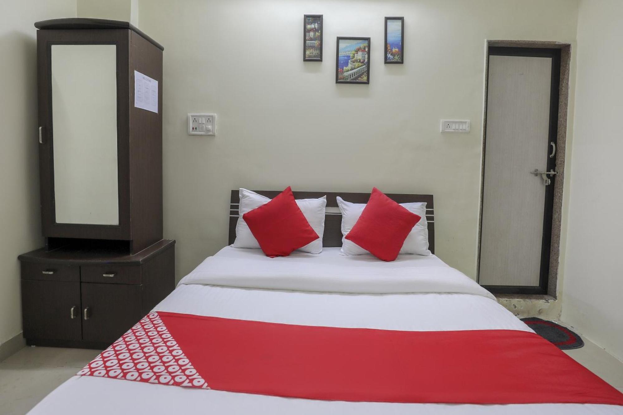 OYO 74873 Shyam Vatika Banquet And Rooms Surat Exteriör bild