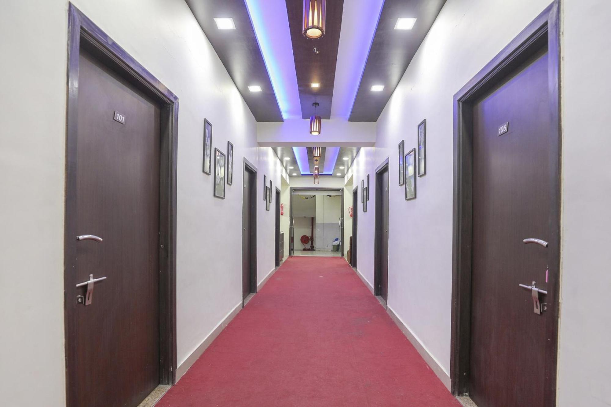 OYO 74873 Shyam Vatika Banquet And Rooms Surat Exteriör bild